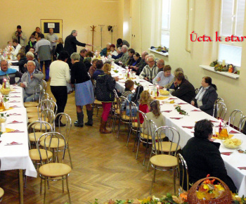 Aktuality / 23.10.2015 V Kultúrnom dome sa konalo posedenie so Sklabinskými občanmi  staršími ako 60 rokov pri príležitosti mesiaca 