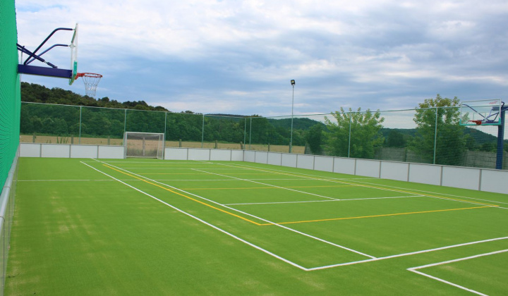 1. fotografia fotogalérie Šport / Multifunkčné ihrisko - foto